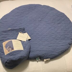Little tummies tummy time Blue Quilted round mat with travel bag, like new